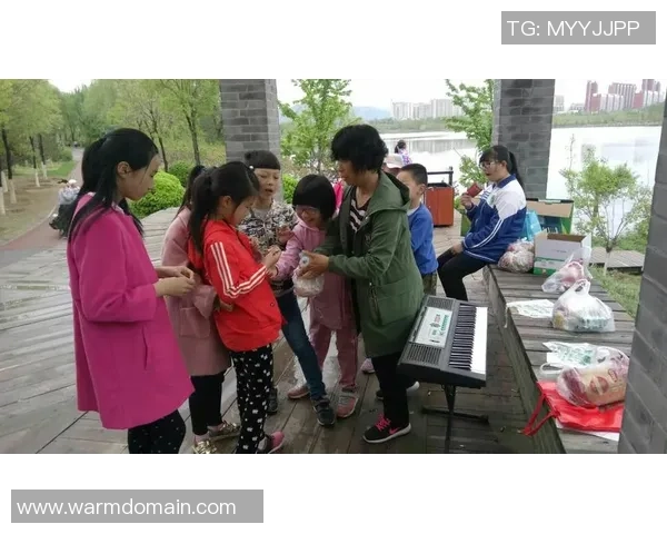 脑瘫孩子的梦想成真与足球明星亲密接触感受无限温暖与希望