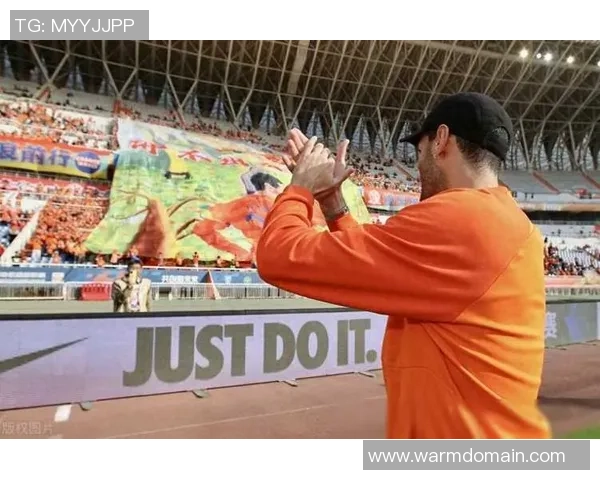 足球明星全场罚红牌引发争议球迷热议比赛公平性与裁判判罚标准 足球明星全场罚红牌引发争议球迷热议比赛公平性与裁判判罚标准