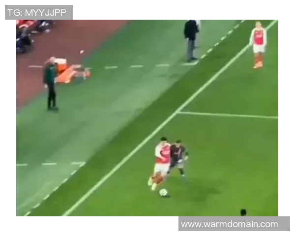 足球明星在比赛中跑位表现不佳的原因分析与影响探讨