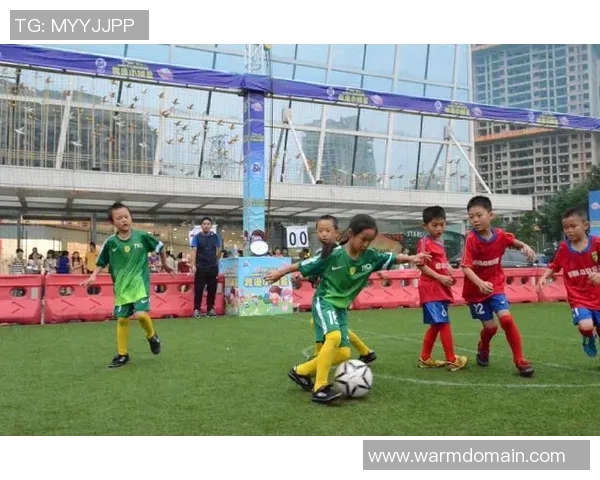 足球明星引领潮流球迷热情围观激情瞬间