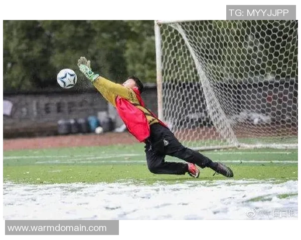 足球明星传授基本功技巧视频助你提升球技与比赛表现 足球明星传授基本功技巧视频助你提升球技与比赛表现